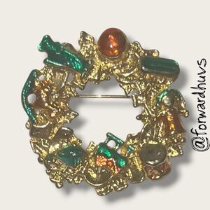 Bundle Sale 3 for $15 | Holiday Wreath Brooch – Green & Red Enamel